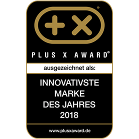 Das Bild zeigt das Plus X Award-Siegel für die innovativste Marke des Jahres 2018 in goldener Schrift auf schwarzem Hintergrund.